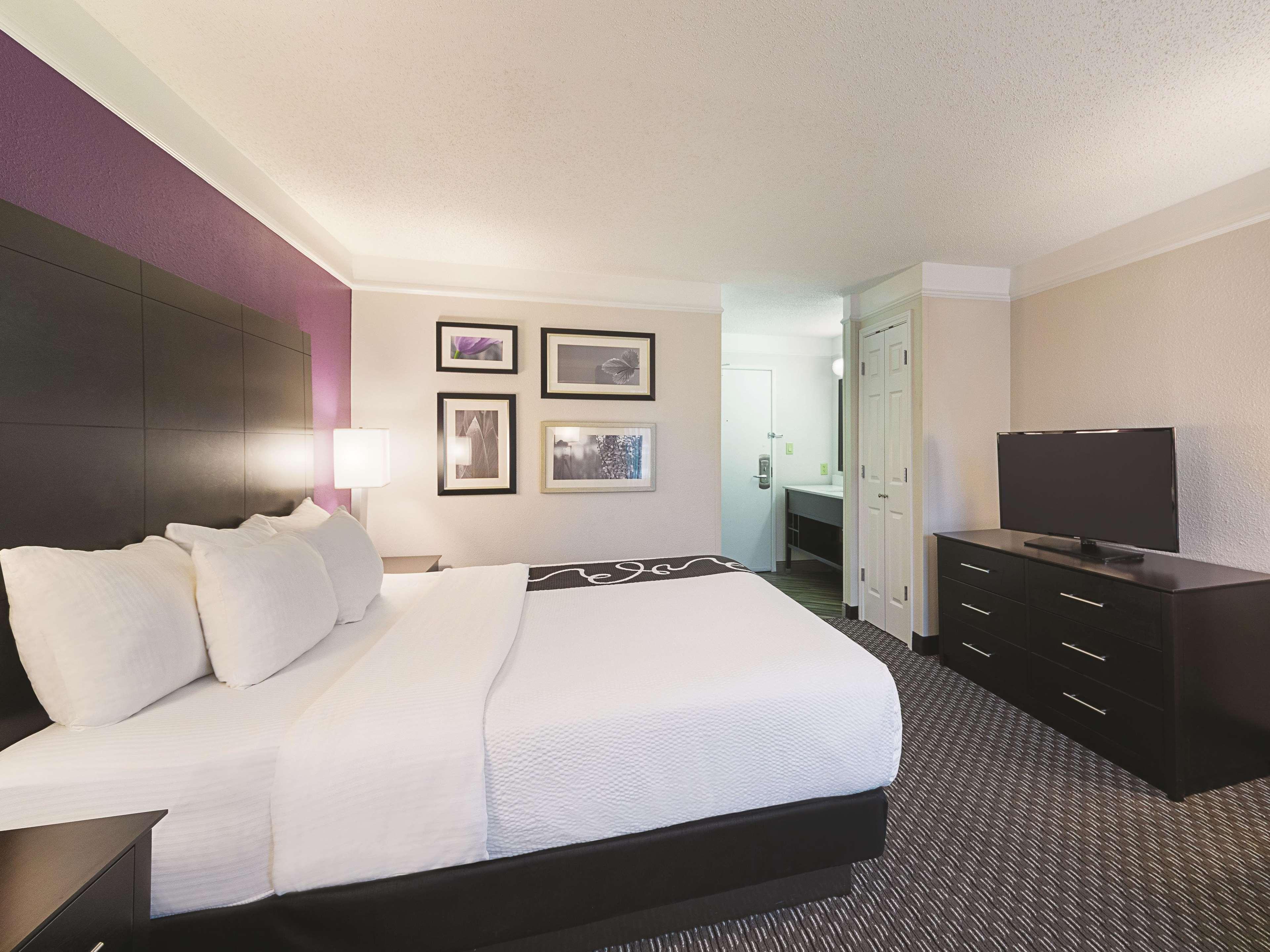 La Quinta By Wyndham Austin Round Rock Hotel Exterior photo